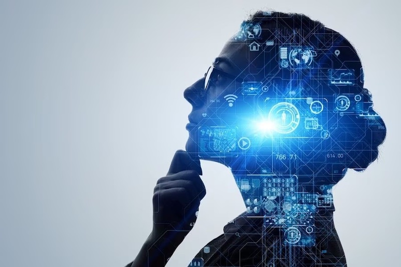 Mujer pensando con una mano en la barbilla y encima imagen computacional, da a entender inteligencia artificial.