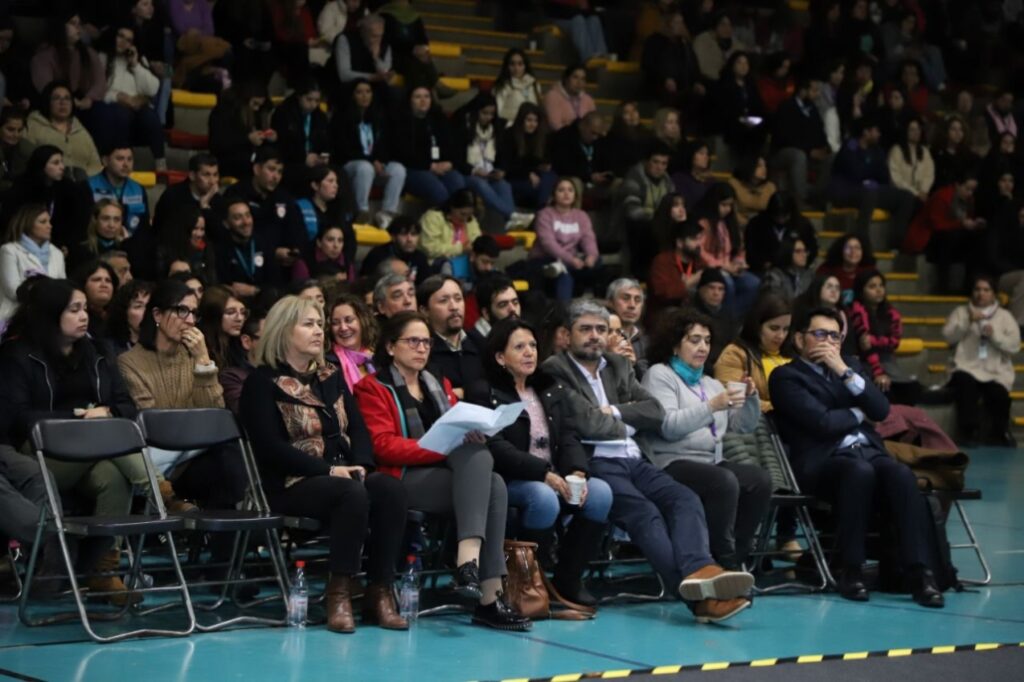 Foto de los asistentes al lanzamiento del Código de Ética Municipal.