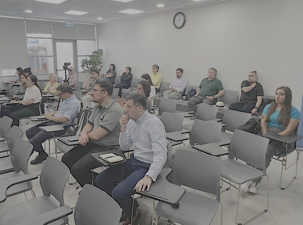 Foto de los asistentes a la presentación de Juliana Gutiérrez.