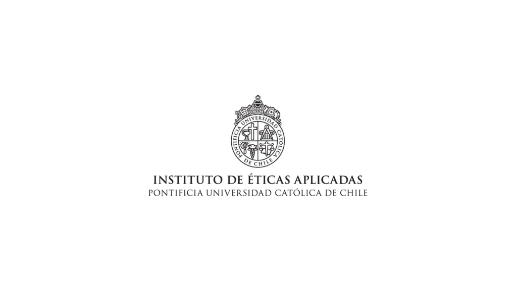Gráfica con el fondo blanco y el logo del Instituto de Éticas Aplicadas UC en negro, en el centro.
