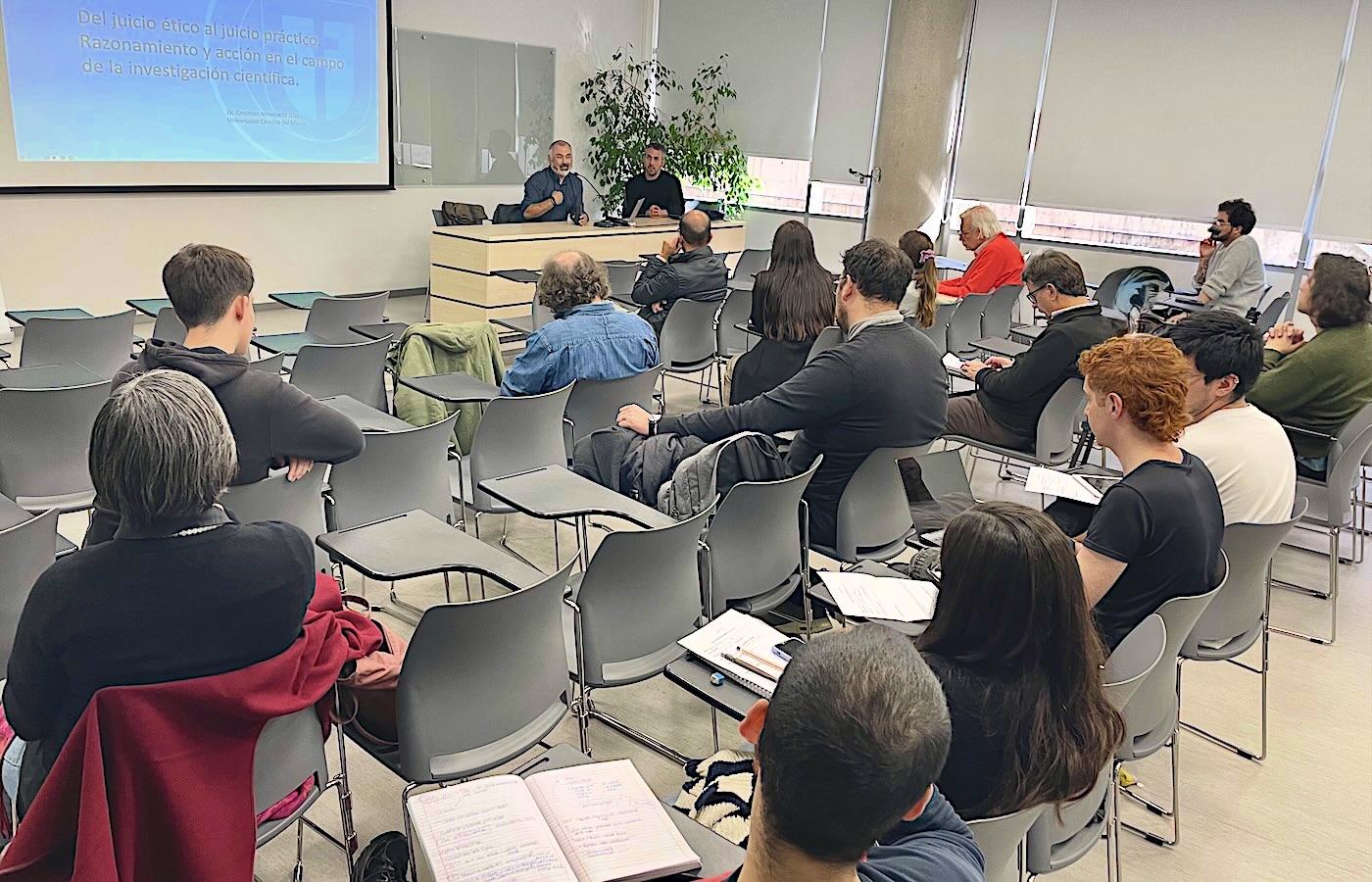 El sentido dialogante para las decisiones éticas en la investigación científica