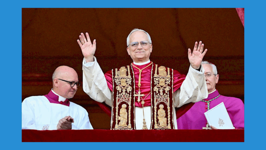 Gráfica con el fondo celeste y en el centro la foto del nombramiento del Papa León XIV.